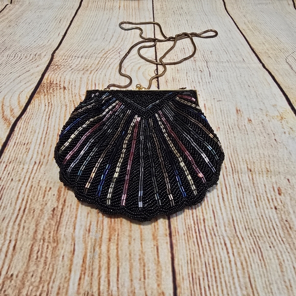 Vintage Beaded Clam Shell Clutch - Picture 2 of 6